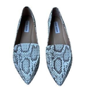 Steve Madden Feather Snakeskin Studded Loafer White and Grey Size 8.5